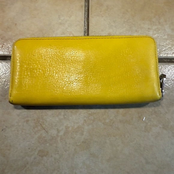 👜 Marc by Marc Jacobs Classic Q Vertical Zip Around Wallet - Picture 7 of 11